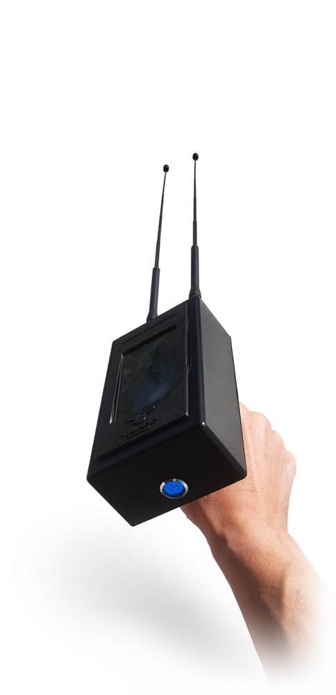 Ο ανιχνευτής Distance Locator με δύο κεραίες και οθόνη αφής